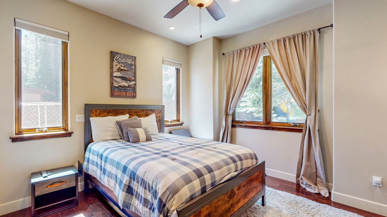 Photo of Bedroom in North Upper Truckee