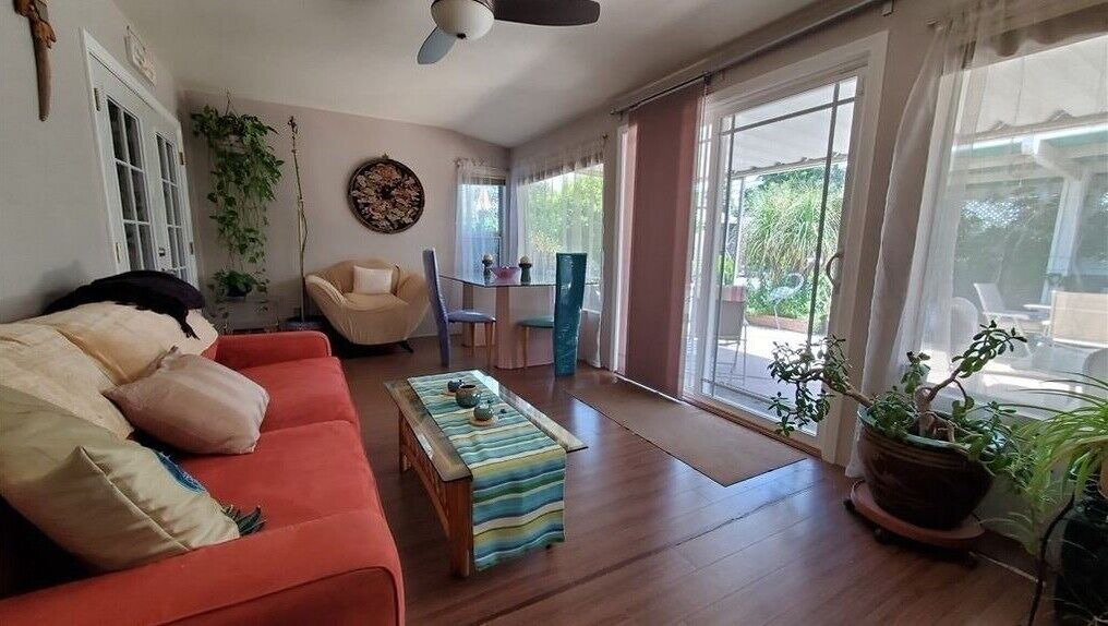 Photo of Livingroom in Sun City