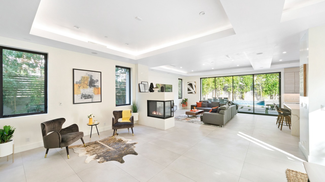 Photo of Livingroom in Beverly Grove