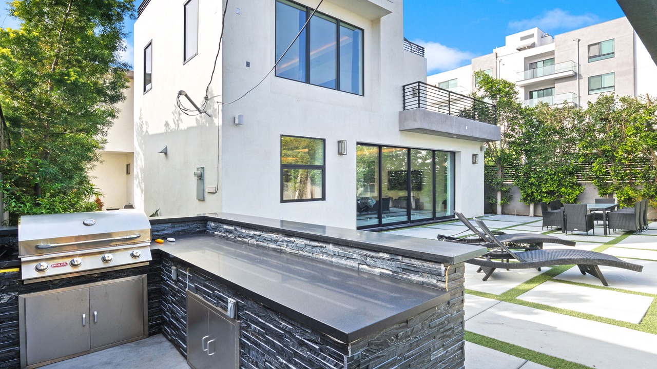 Photo of Patio Balcony in Beverly Grove