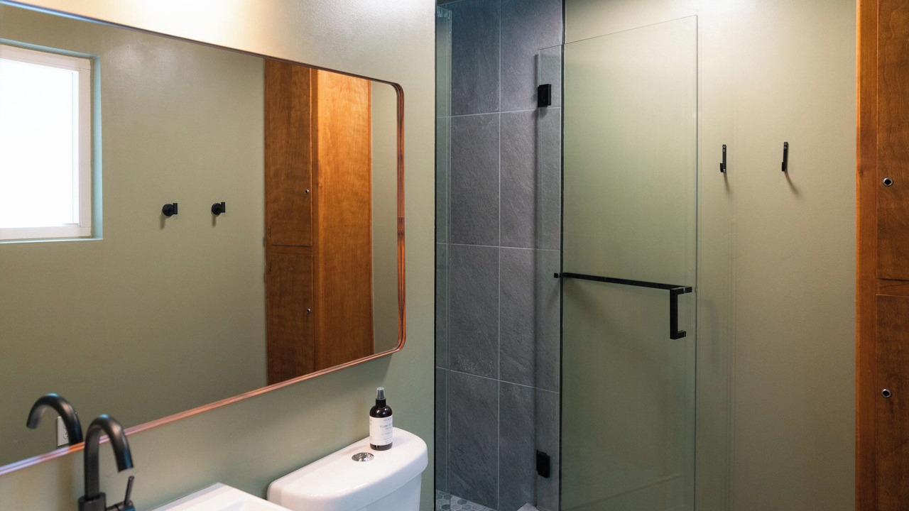 Photo of Bathroom in Strawberry
