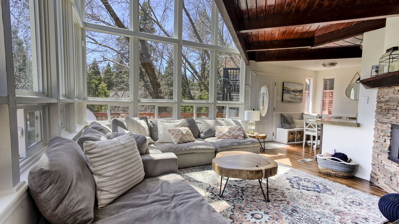 Photo of Livingroom in Cedar Glen