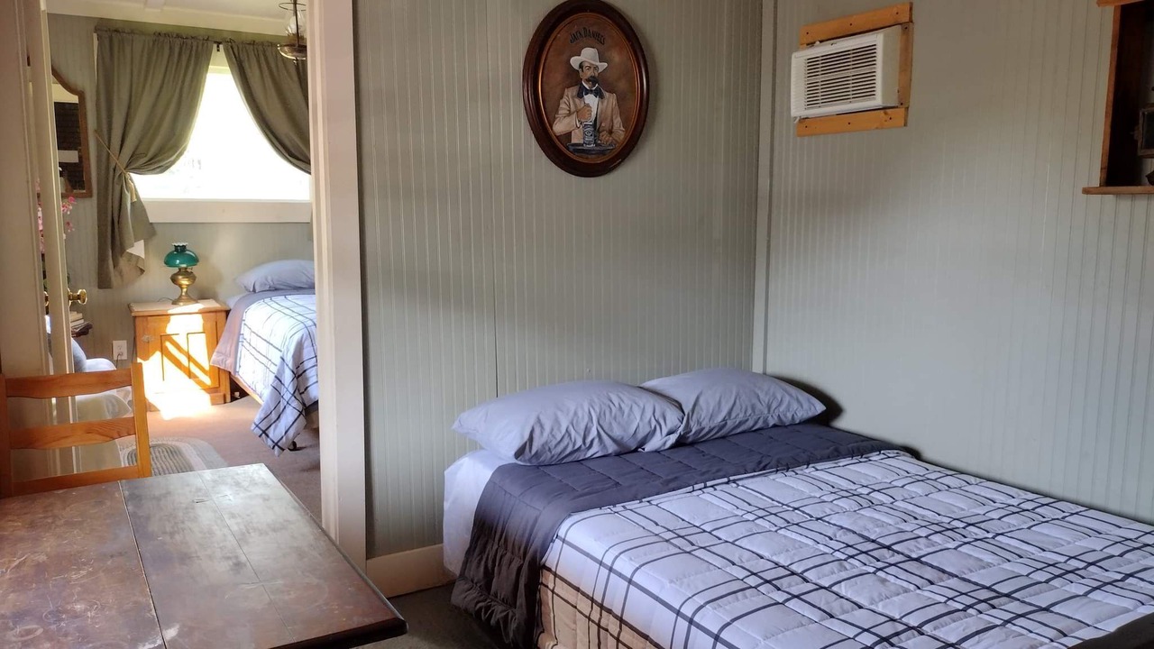 Photo of Bedroom in Springville
