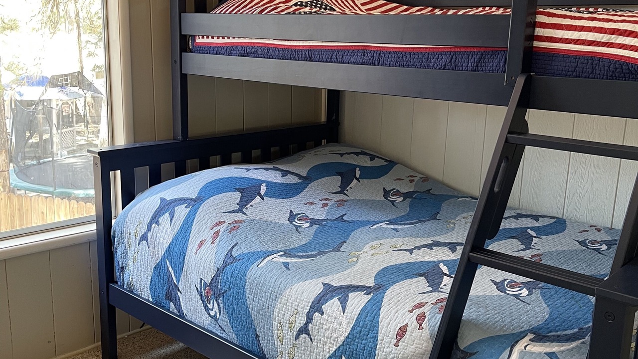 Photo of Bedroom in Running Springs