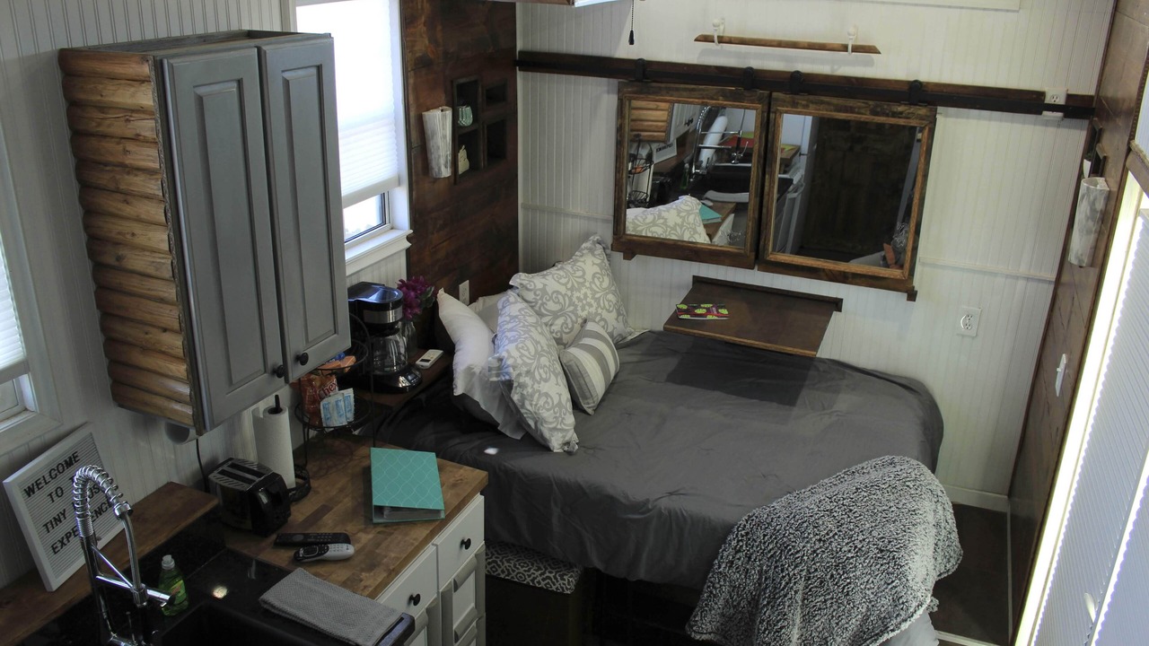 Photo of Bedroom in Victorville