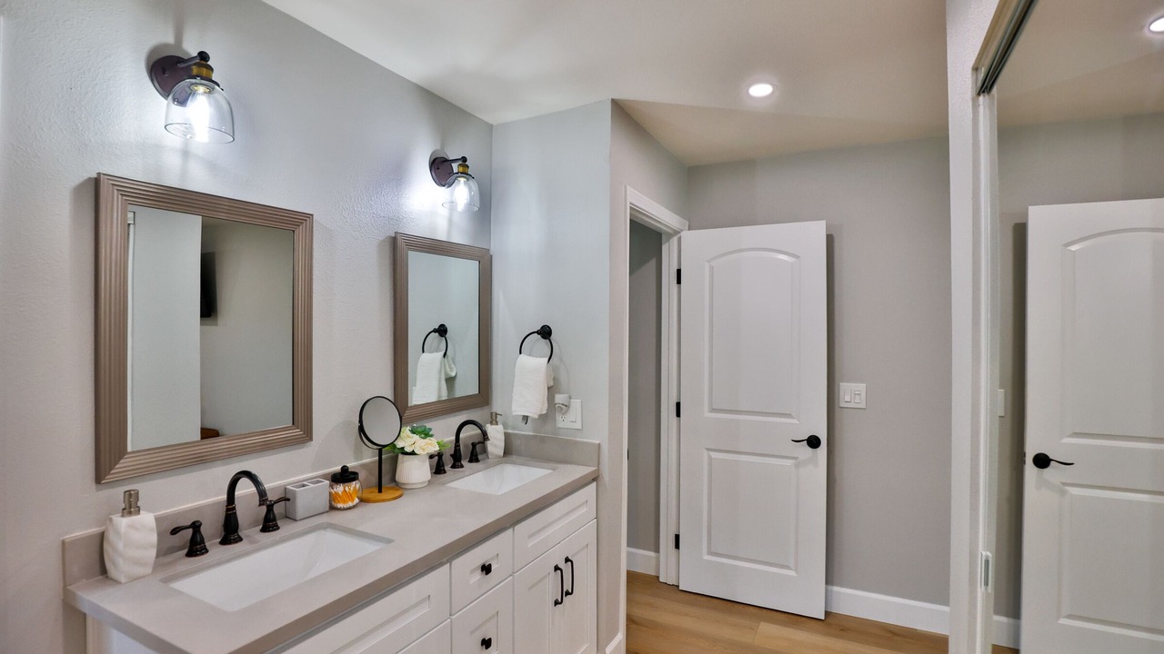 Photo of Bathroom in Southeast Anaheim