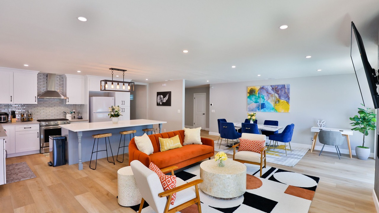 Photo of Livingroom in Southeast Anaheim