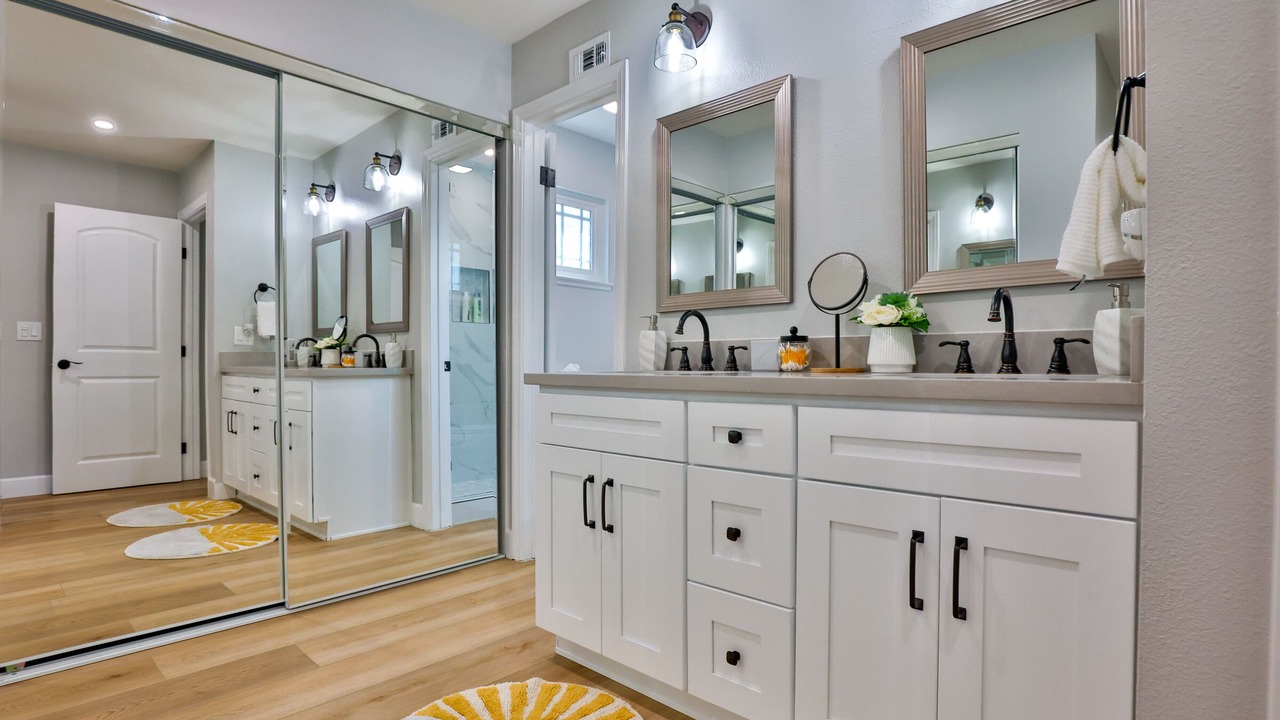 Photo of Bathroom in Southeast Anaheim