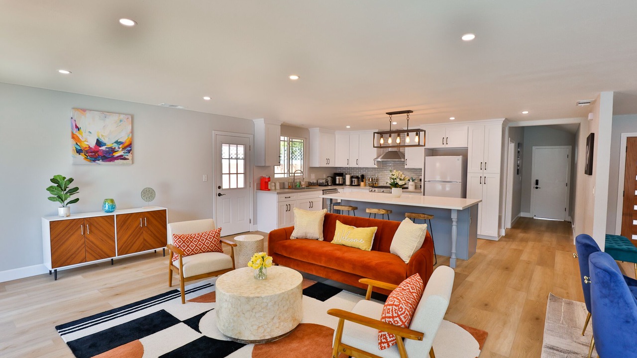 Photo of Livingroom in Southeast Anaheim