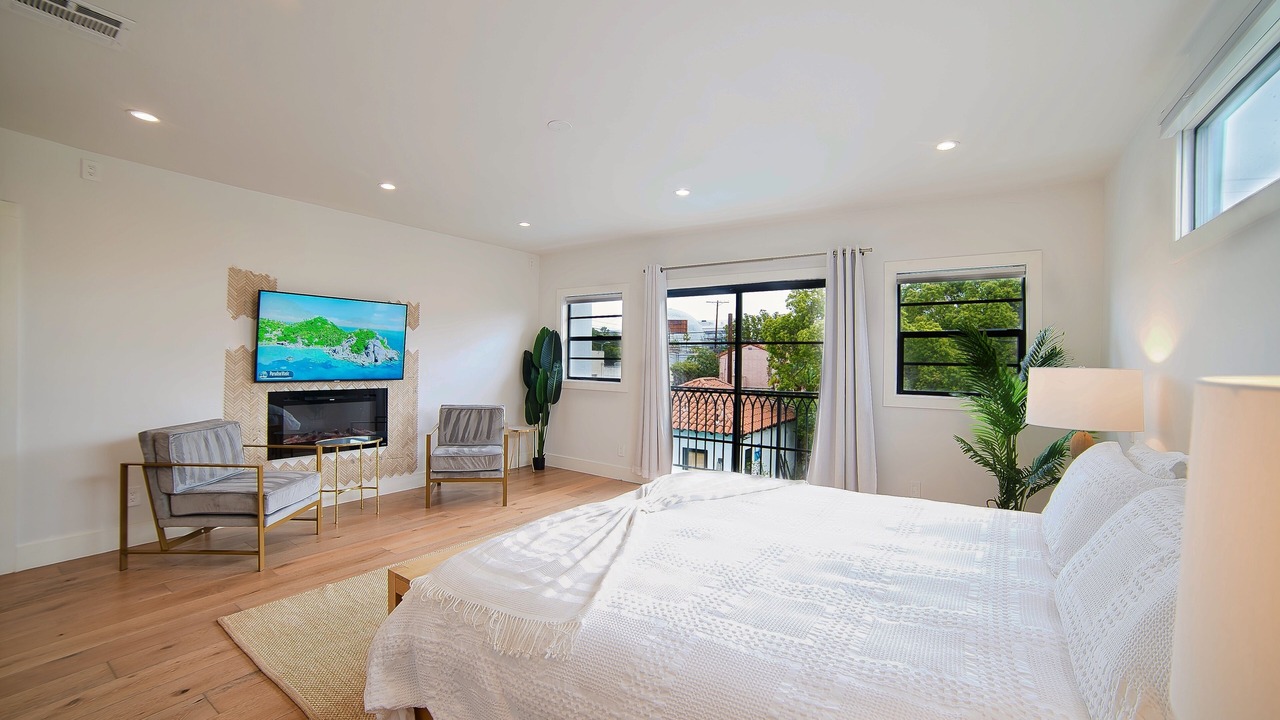 Photo of Bedroom in Carthay Circle