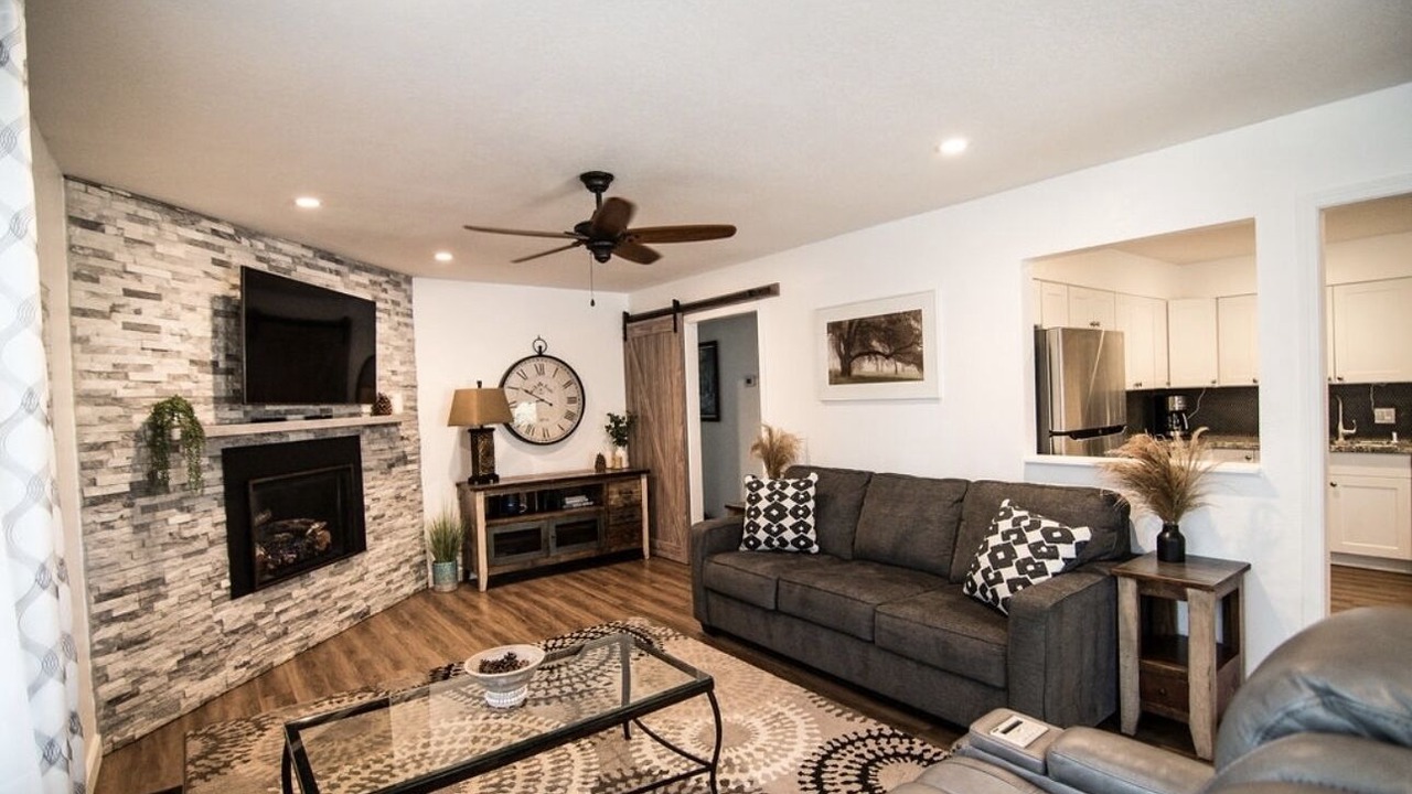 Photo of Livingroom in Y Area