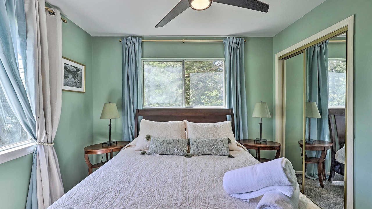 Photo of Bedroom in Twin Peaks
