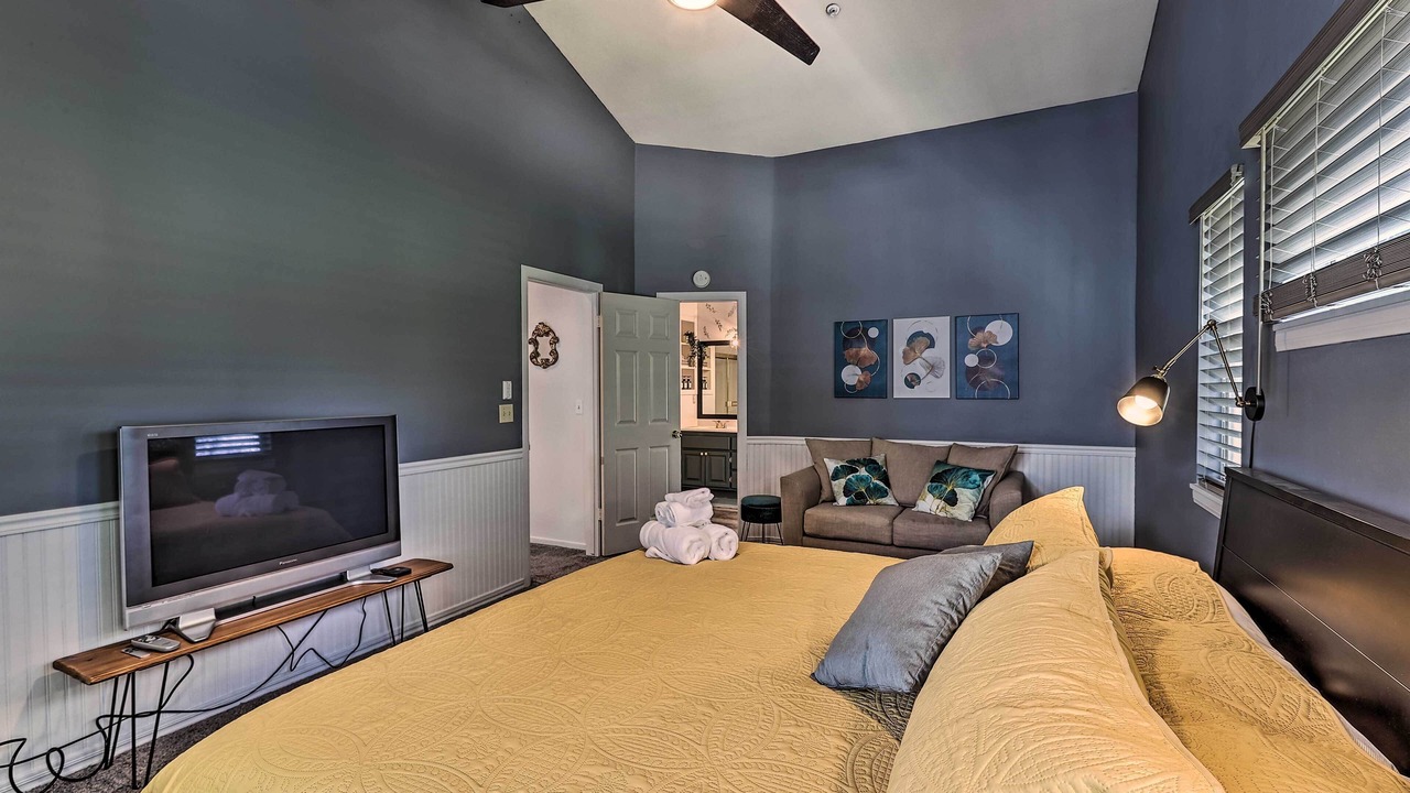 Photo of Bedroom in Twin Peaks