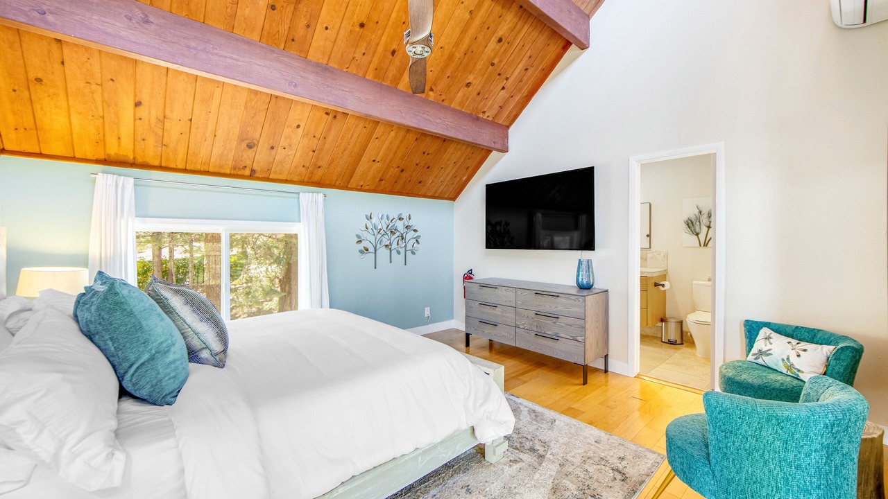 Photo of Bedroom in Lake Arrowhead