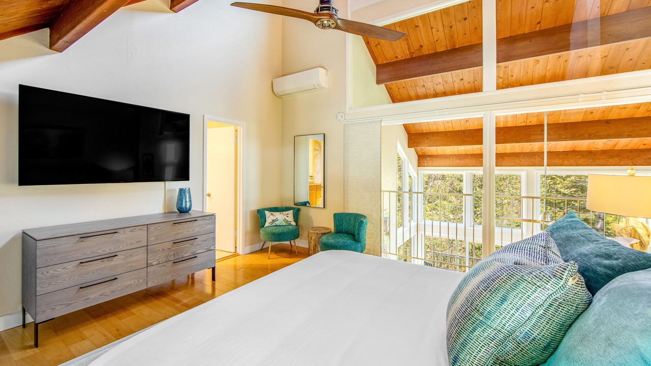 Photo of Bedroom in Lake Arrowhead