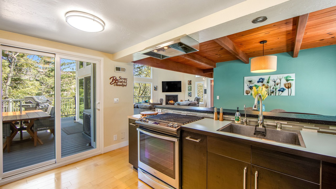 Photo of Kitchen in Lake Arrowhead