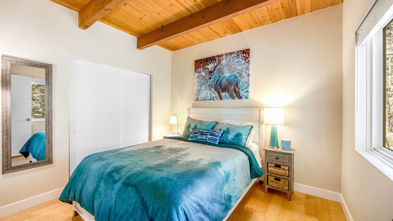 Photo of Bedroom in Lake Arrowhead