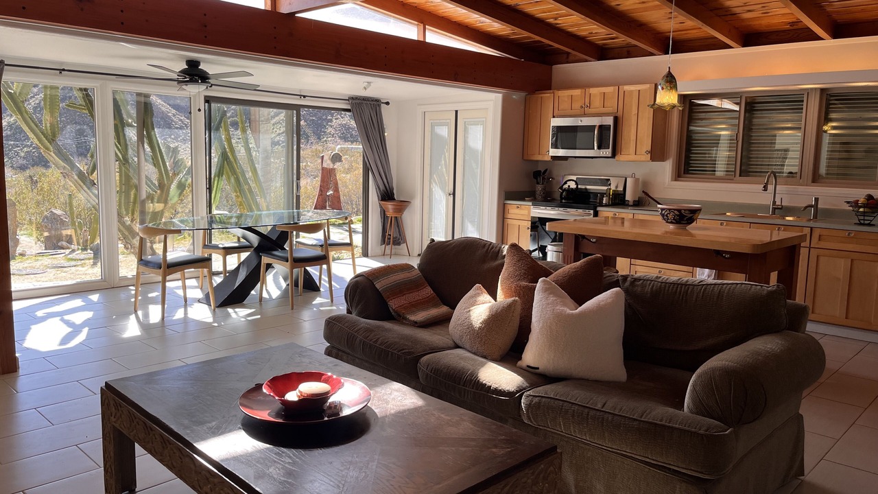 Photo of Livingroom in Morongo Valley