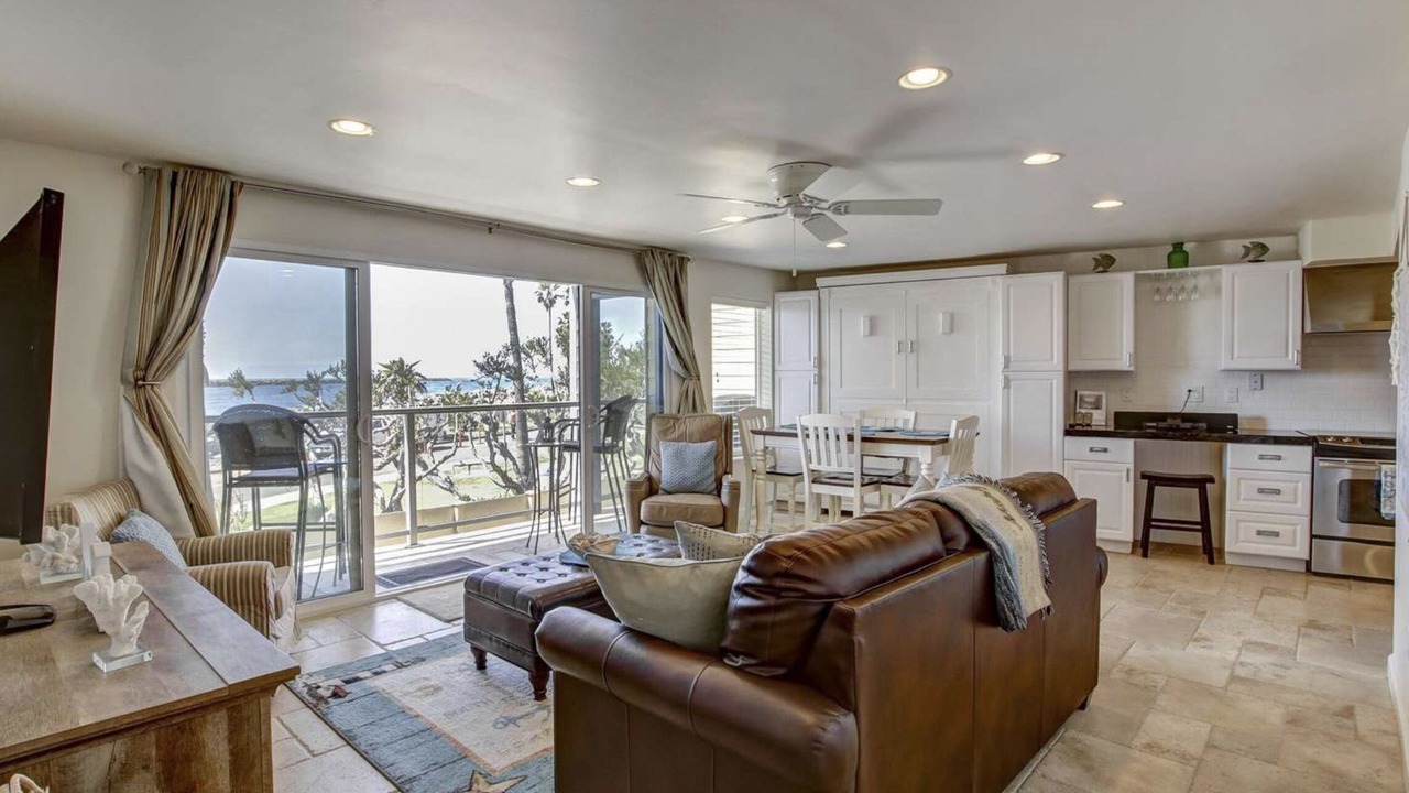 Photo of Livingroom in South Mission Beach