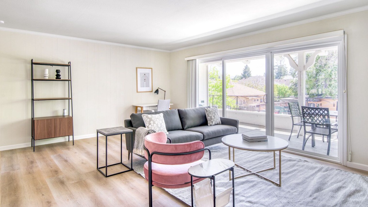 Photo of Livingroom in University South