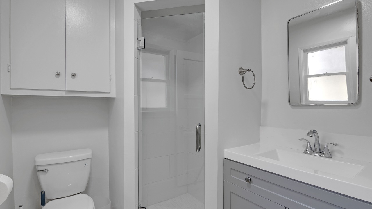 Photo of Bathroom in Peninsula