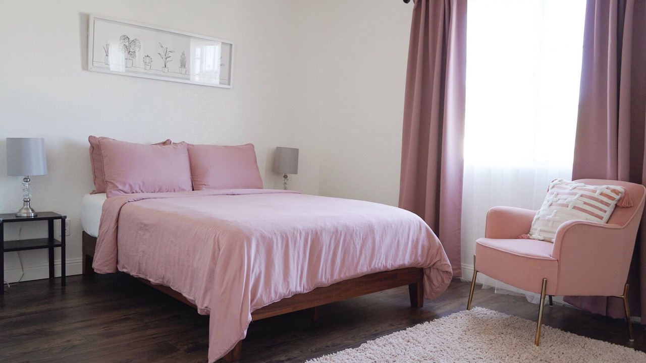 Photo of Bedroom in North Valley