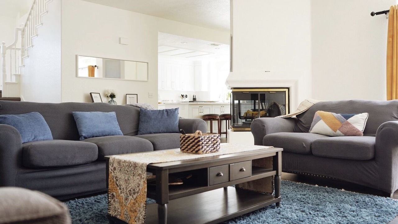 Photo of Livingroom in North Valley