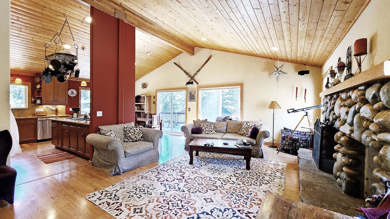 Photo of Livingroom in Tahoe Sierra Estates