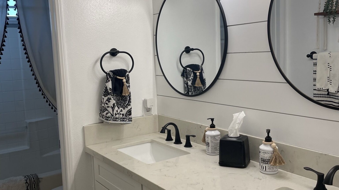 Photo of Bathroom in Corona