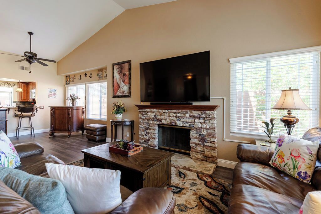 Photo of Livingroom in Temecula