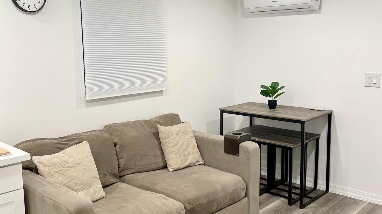 Photo of Livingroom in Granada Hills South