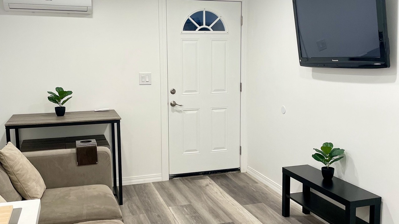 Photo of Livingroom in Granada Hills South