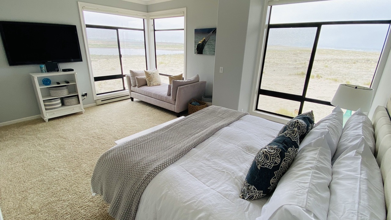 Photo of Bedroom in Moss Landing