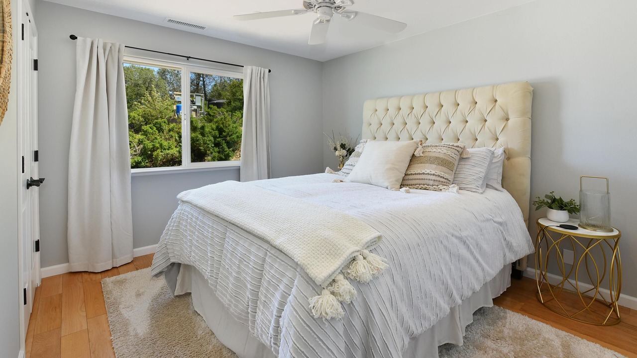 Photo of Bedroom in Clear Lake