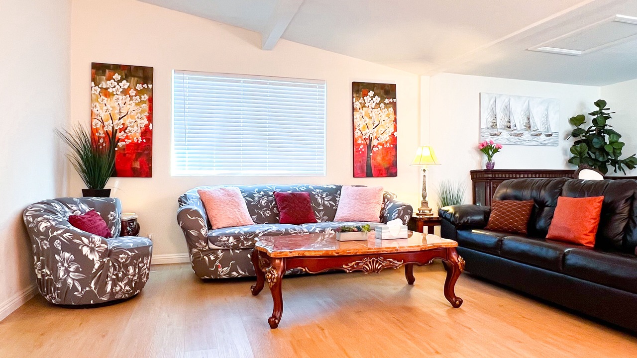 Photo of Livingroom in Sherwood Forest and Thistle Development