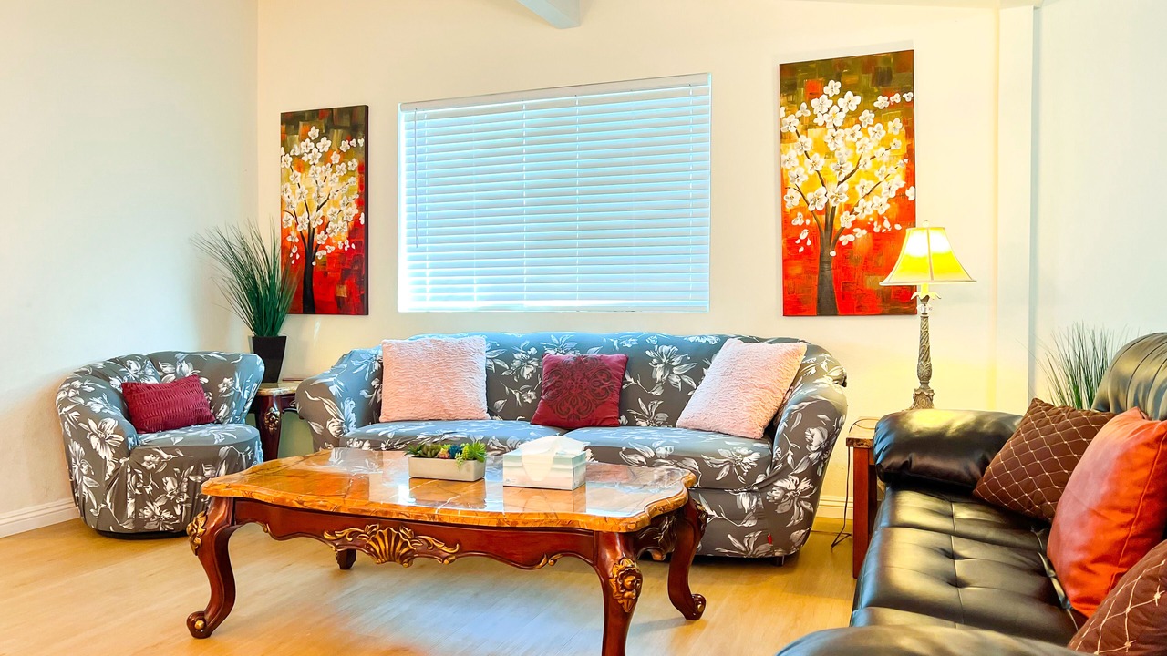 Photo of Livingroom in Sherwood Forest and Thistle Development