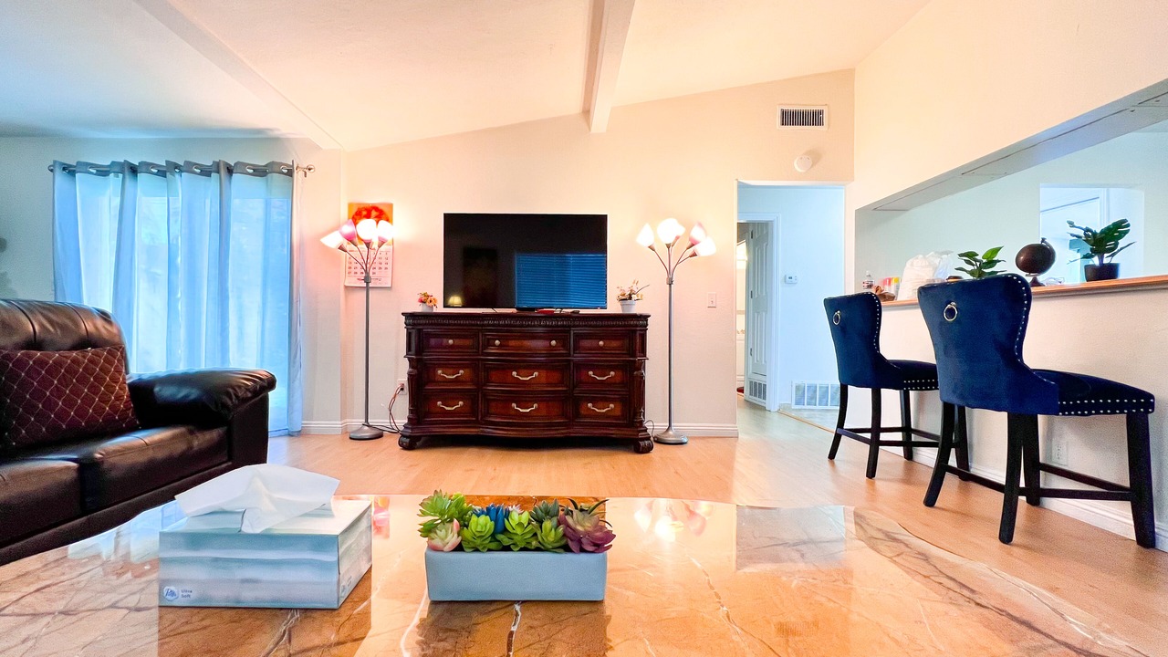 Photo of Livingroom in Sherwood Forest and Thistle Development