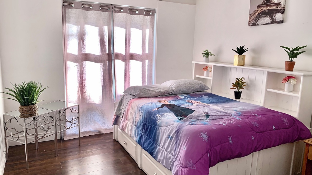 Photo of Bedroom in Sherwood Forest and Thistle Development