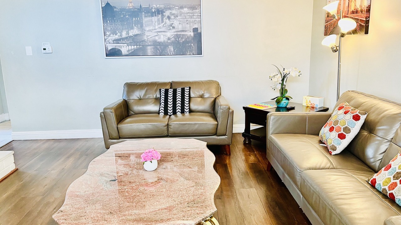 Photo of Livingroom in Sherwood Forest and Thistle Development