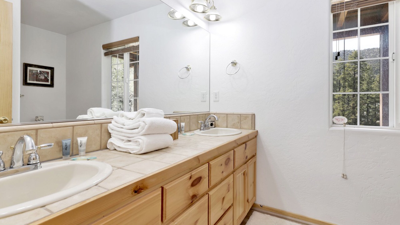 Photo of Bathroom in Whispering Forest