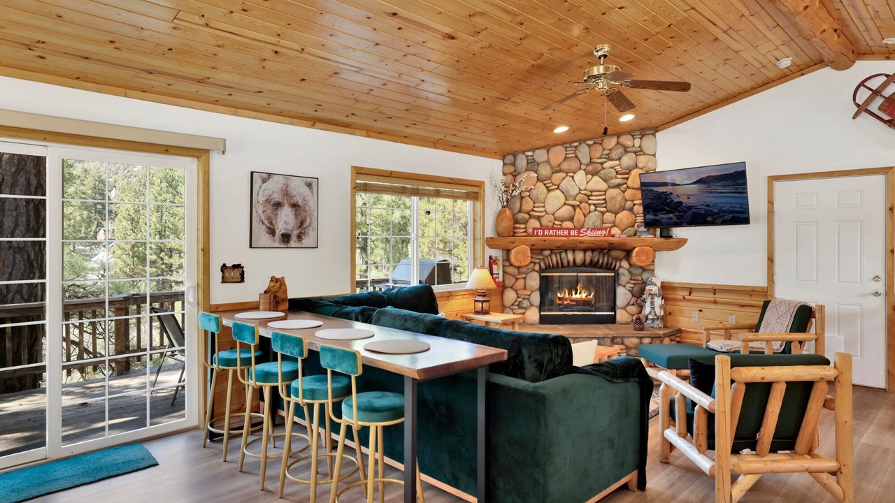 Photo of Livingroom in Whispering Forest