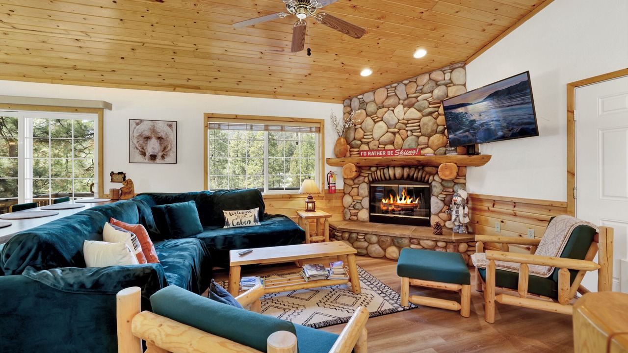 Photo of Livingroom in Whispering Forest