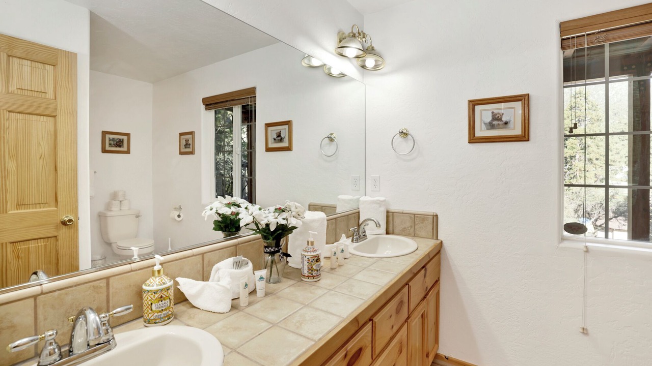 Photo of Bathroom in Whispering Forest