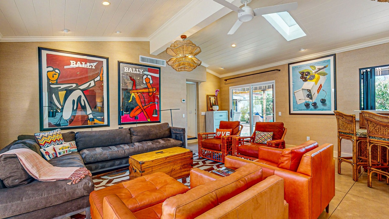 Photo of Livingroom in The Movie Colony
