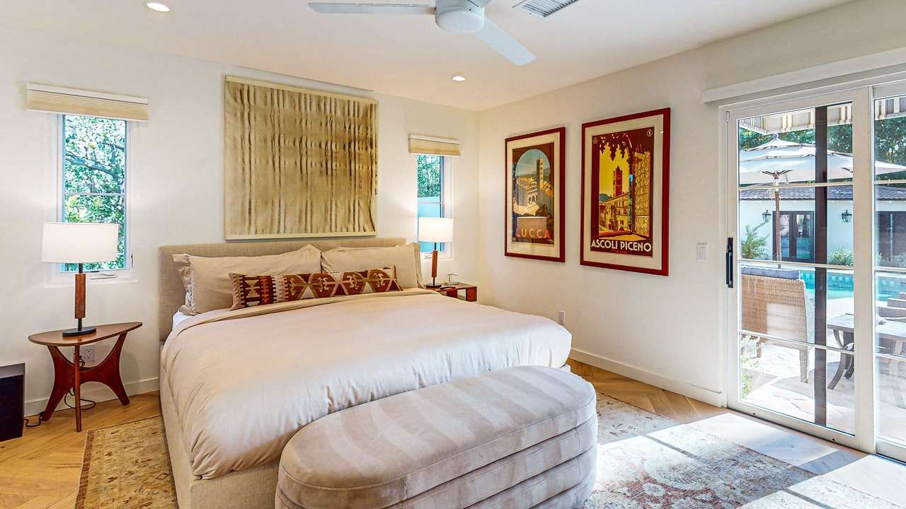 Photo of Bedroom in The Movie Colony