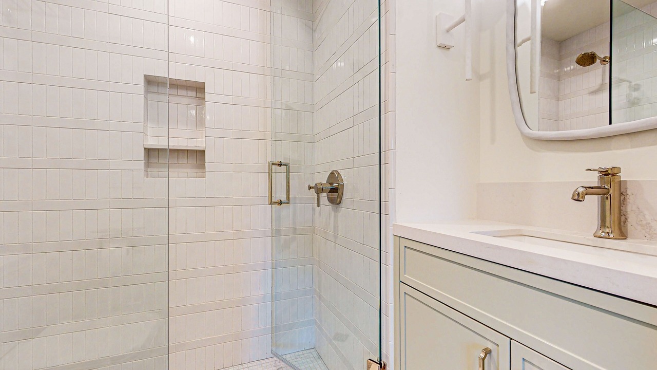 Photo of Bathroom in The Movie Colony