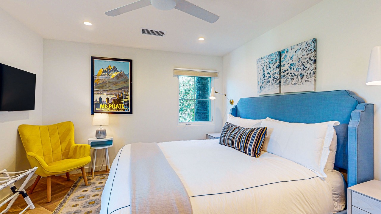Photo of Bedroom in The Movie Colony