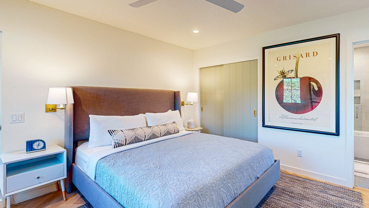 Photo of Bedroom in The Movie Colony
