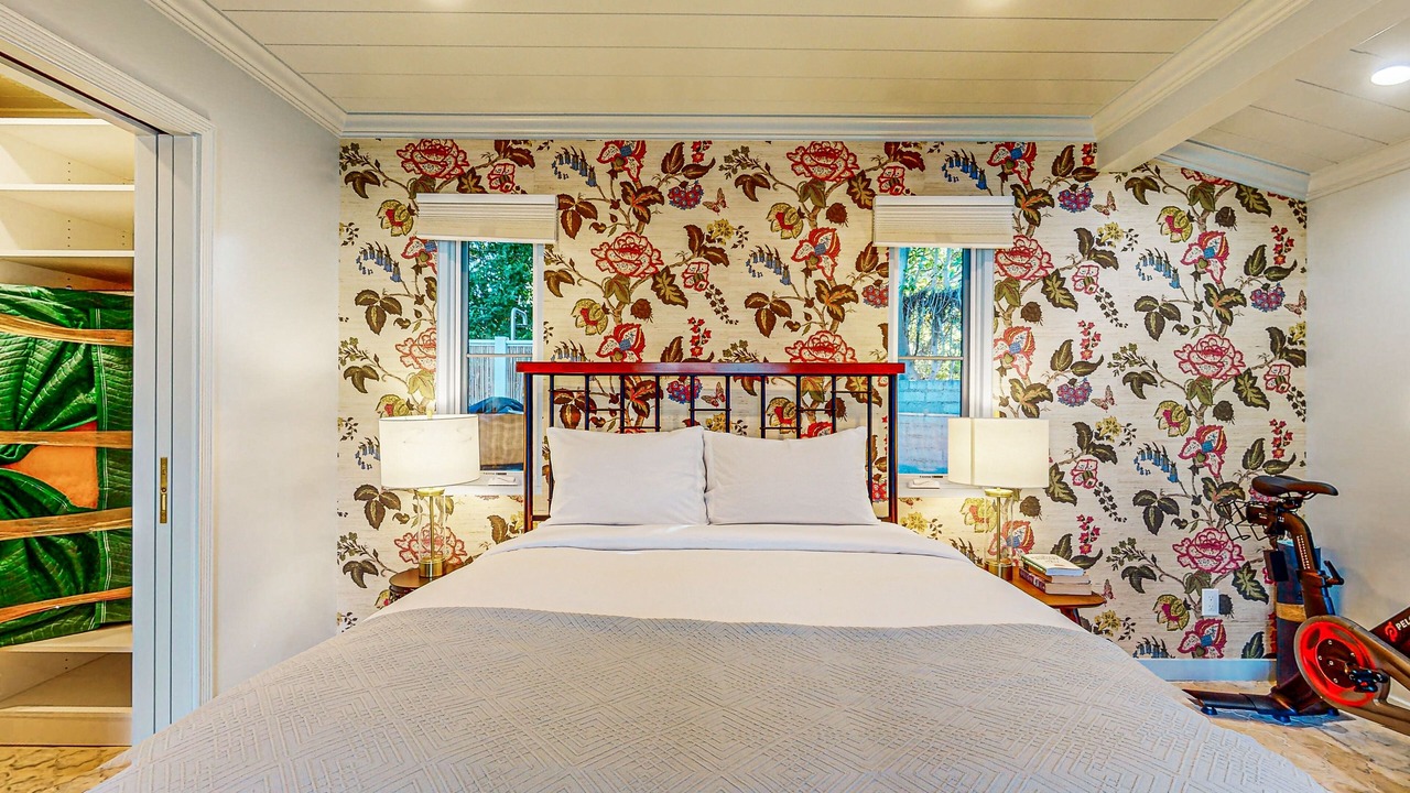 Photo of Bedroom in The Movie Colony