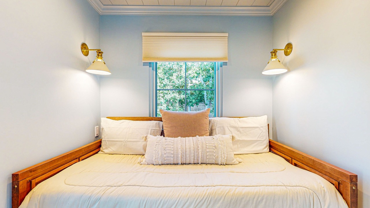 Photo of Bedroom in The Movie Colony